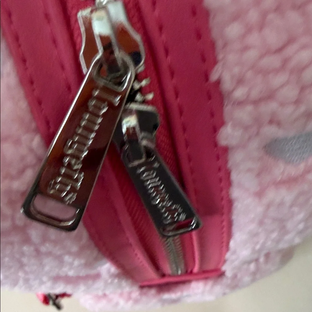 Loungefly Disney Boxlunch Exclusive Mini mouse Scented Strawberry Sherpa New!